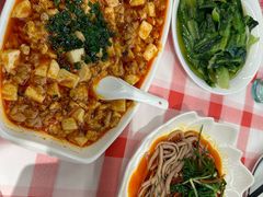 -洪霞餐馆·川菜·鲜货现炒(两江春城店)