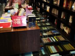 -钟书阁(松江泰晤士小镇店)