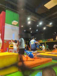 -蹦蹦跳跳(新奥购物中心店)