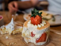 草莓蛋糕-Common Table · Brunch & Coffee
