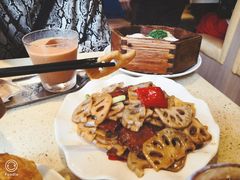 瑞士汁莲藕炒叉烧-明腾壹间茶餐厅(新都会花园广场店)