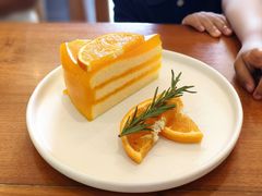 -Chom Cafe and Restaurant