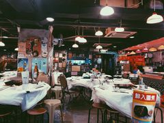 大堂-鲜入围煮花胶鸡海鲜火锅