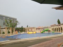 -泉城欧乐堡戏水湾艺术养生温泉