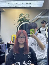 -藤野造型专业烫染接发