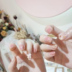-花系美·美甲美睫精品店