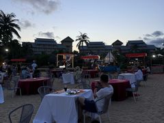-亚龙湾希尔顿自助餐厅·海鲜·烧烤·沙滩BBQ·现场乐队