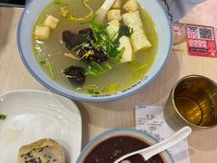 -小杨生煎(金山百联购物中心3楼店)