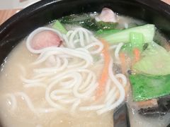 -灵芝妹子海鲜米线(香炉礁山姆店)