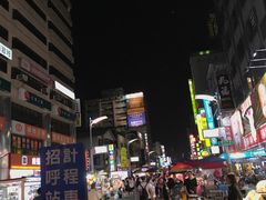 -六合夜市