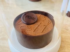 -VERIE BAKEHOUSE