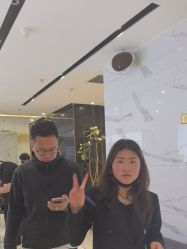 -罗亚帝造型·烫发染发