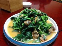 菠菜拌毛嘎啦肉-晚归月亮湾私家菜(临邑路店)