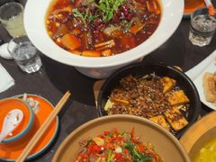 -川流不息·地道川菜·小龙虾(松东路店)