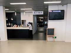 -深圳锦龙奥迪4S店(前海店)