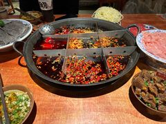 -周小明火锅(黑金冠社区店)