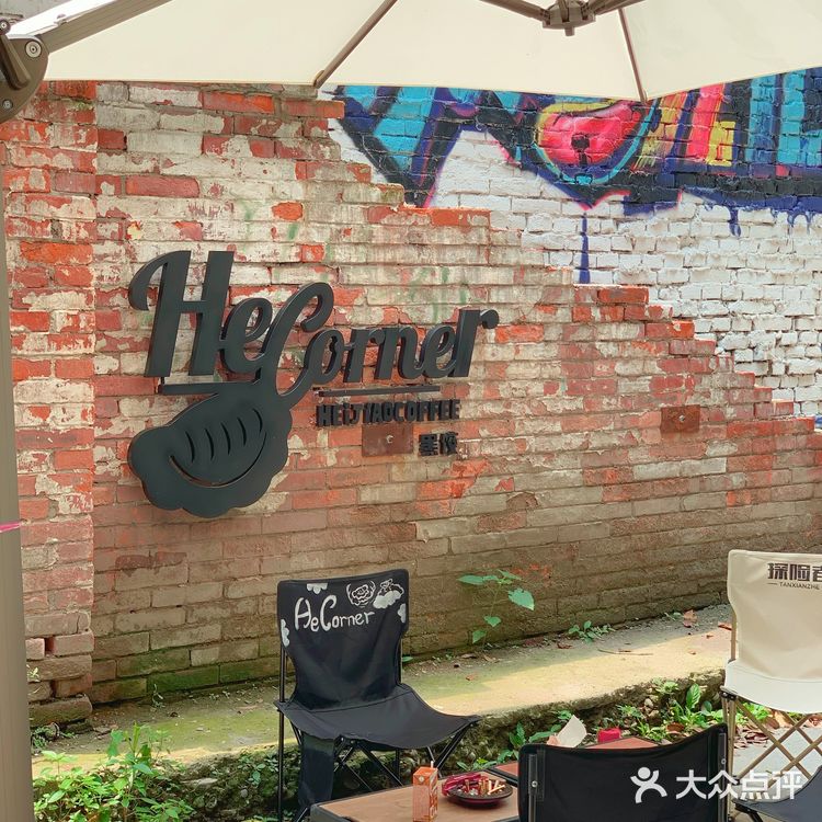 废墟里的超酷机车咖啡店🛺就是开着玩儿