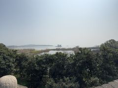 -亮河湾山庄