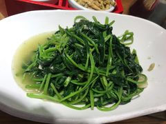 -黄泥岗·地道湖北菜(奥特莱斯店)