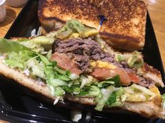 -The Habit Burger Grill 哈比特汉堡(爱琴海店)