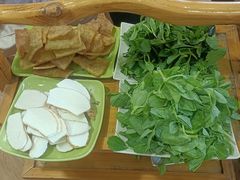 -乙丙丁正宗昭通天麻火腿鸡(总店)