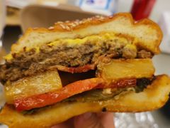 夏威夷牛肉汉堡-shark burger·鲨鱼汉堡(交子大道店)