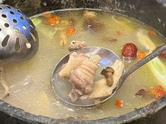 -鲁朗纳麦石锅鸡庄园