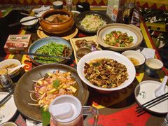 -老滇山寨•云南特色菜•地方菜•民族风情歌舞表演(金碧店)