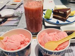 草莓冰淇淋-大渔铁板烧(大悦城店)