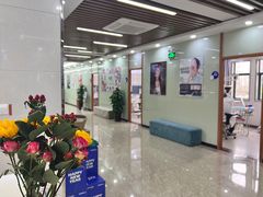 -茂菊口腔连锁(浦东南路店)