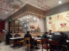 大堂-百事佳烧鸭牛腩(上海虹桥站店)