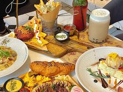 -Mark&Mars Restaurant