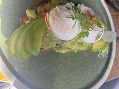 牛油果温泉蛋吐司-O'mills Sourdough Bakery&Bistro(永嘉路店)