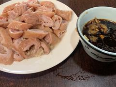 -金卯白肉罩火烧