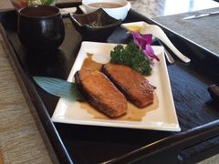 汁烤三文鱼套餐-自由之丘