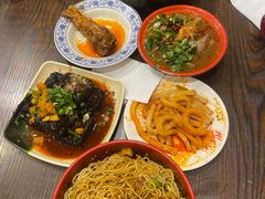-爆炸头阿姨小四川正宗川味小吃(无任何分店)