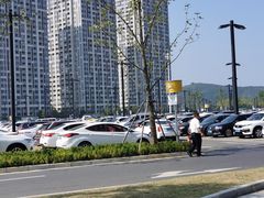 -融创茂-停车场