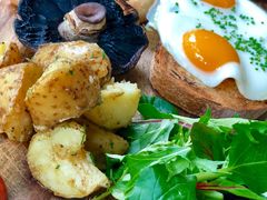 -植物园哈利亚餐厅