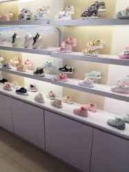 -孩子王(仪征宝能店)