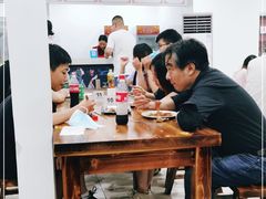 大堂-何记酿皮店(西流湾店)