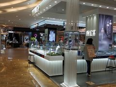 -王府井百货熙地港店