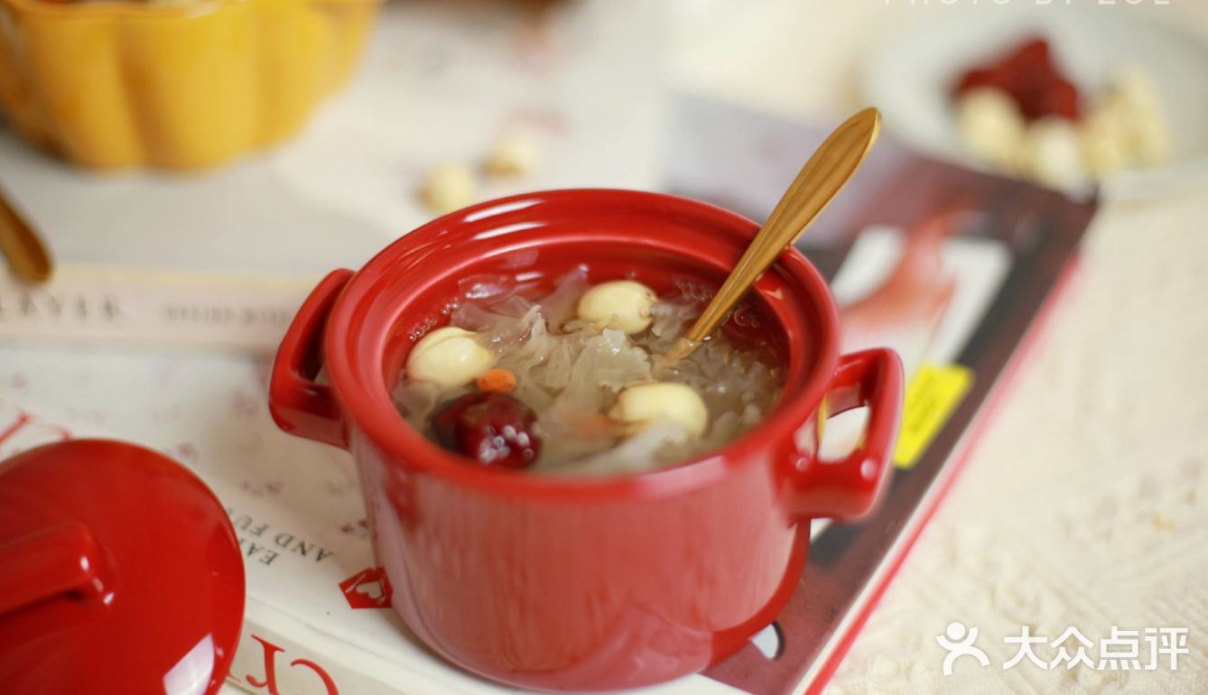 Zoe小厨房 | 懒人必备电饭煲滋补养颜红枣银耳莲子羹