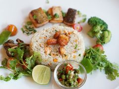 -Chom Cafe and Restaurant
