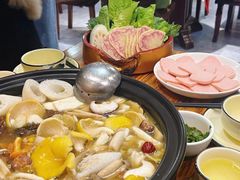 -菌之家·专业纯野生菌火锅·特色炒菌