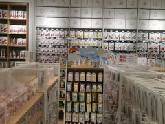 -名创优品(广州萝岗万达广场店)