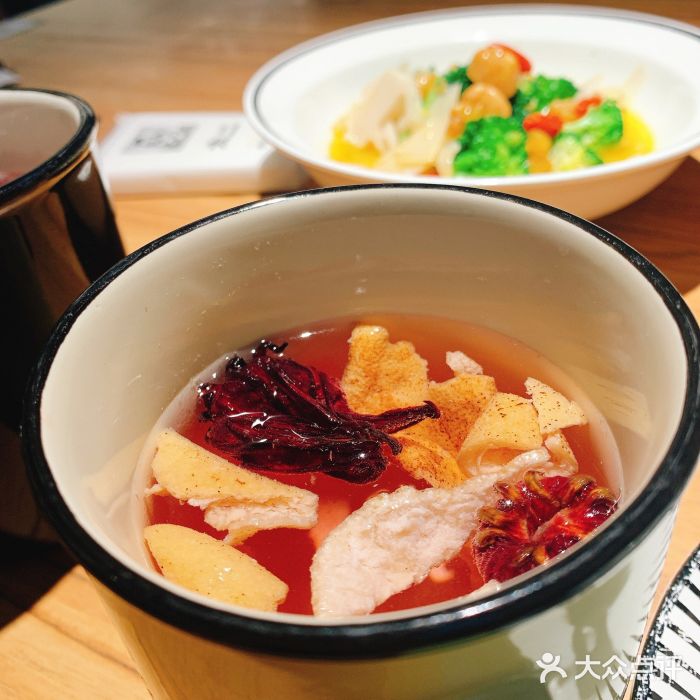 太二酸菜鱼(虹桥天地店)自助花茶图片