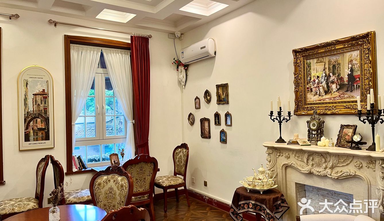 小院里的午后时光