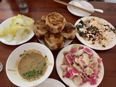 -宝瑞门钉肉饼店