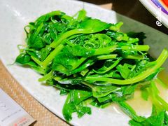 清炒豌豆尖-渝信川菜(西单店)