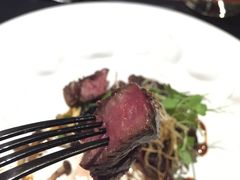 烤肋眼牛排配红酒小洋葱-AZUL by FUEL蓝色·法式酒馆(琶醍店)